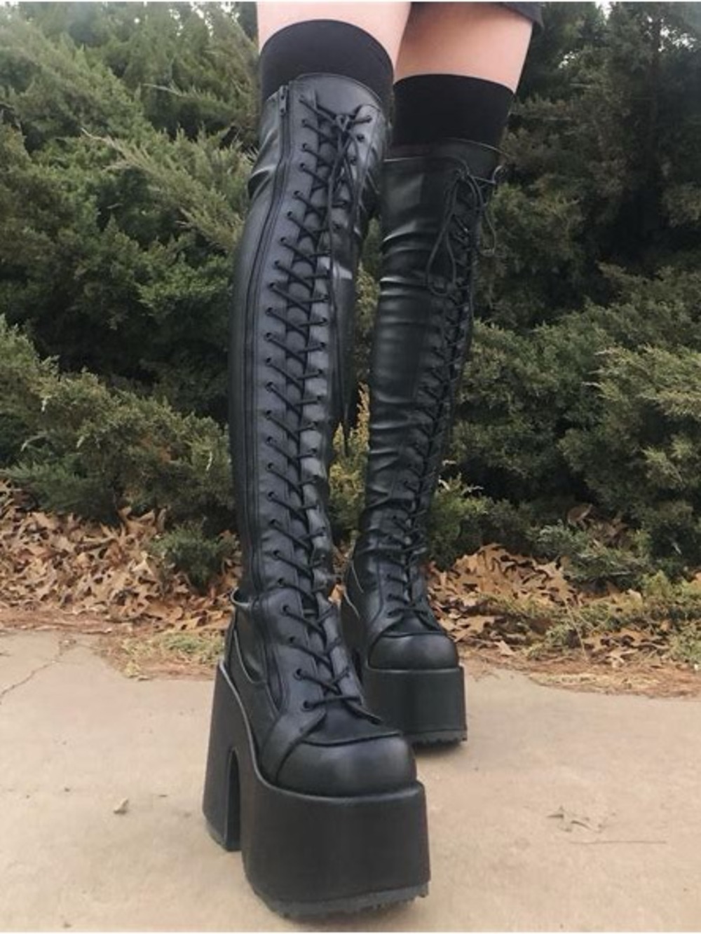 Demonia Camel-300 size 6